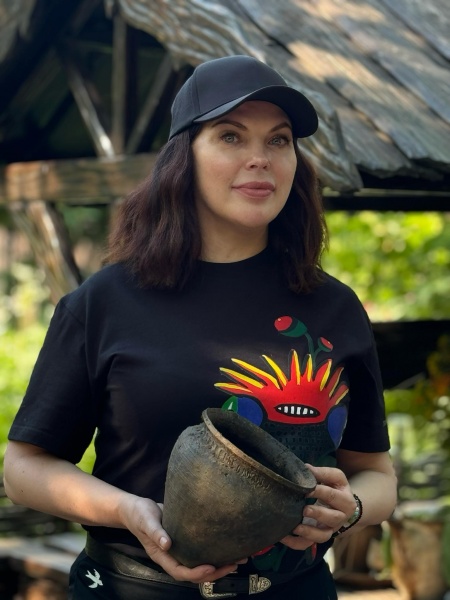 She was Miss Ukraine 1995 — Here's how Vlada Lytovchenko looks like now