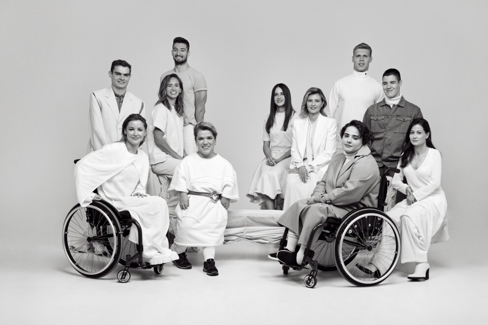 Елена Зеленская в элегантном костюме появилась в уникальном проекте для Vogue Украина