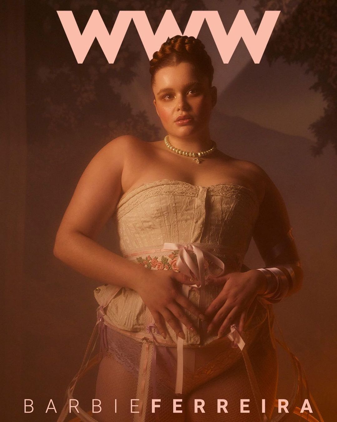 Со страниц романа: звезда &quot;Эйфории&quot; Барби Феррейра удивила образом для обложки глянца