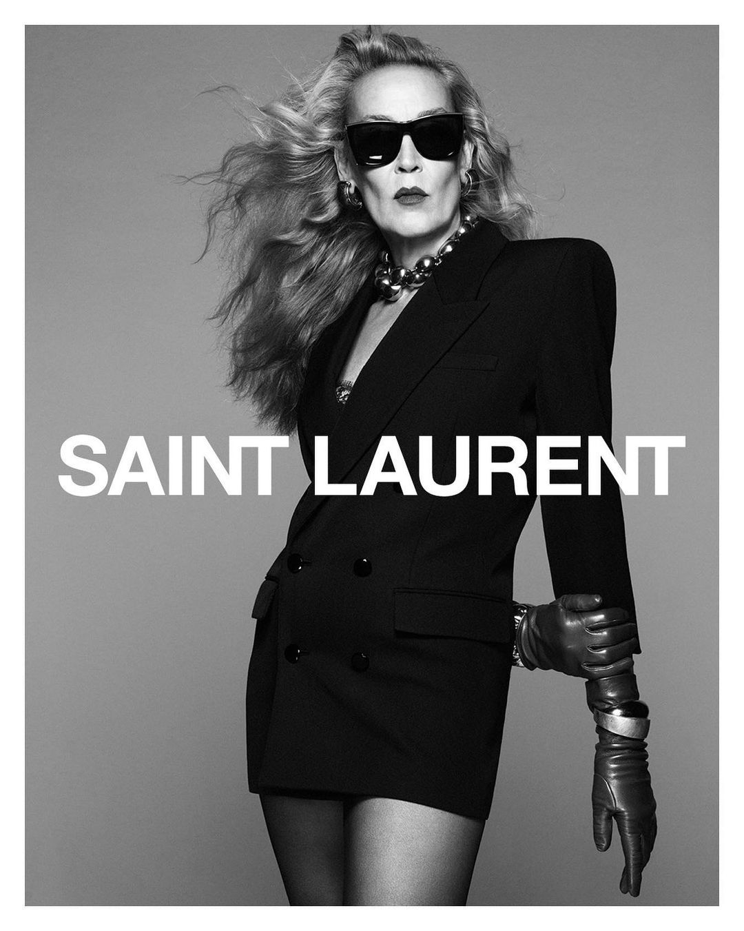 65-летняя Джерри Холл снялась для Saint Laurent, и ее фигуре позавидуют даже молодые модели