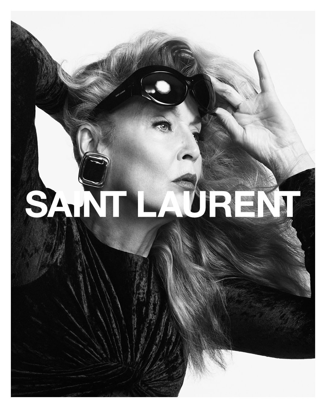 65-летняя Джерри Холл снялась для Saint Laurent, и ее фигуре позавидуют даже молодые модели